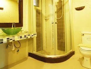 Baywatch Boutique Hotel Ao Nang 끄라비 외부 사진