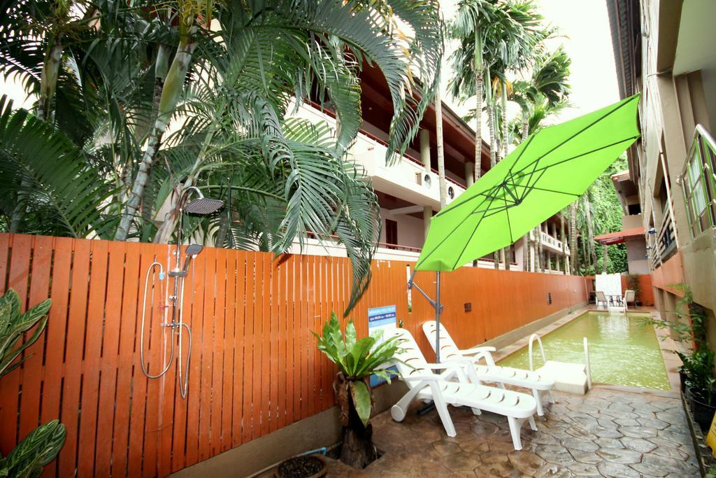 Baywatch Boutique Hotel Ao Nang 끄라비 외부 사진