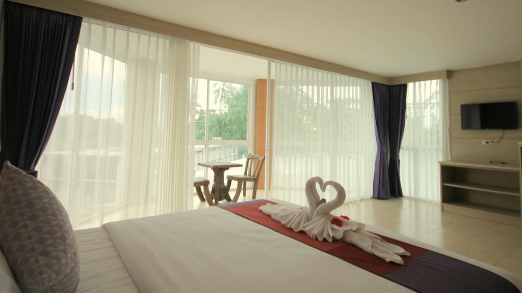 Baywatch Boutique Hotel Ao Nang 끄라비 외부 사진