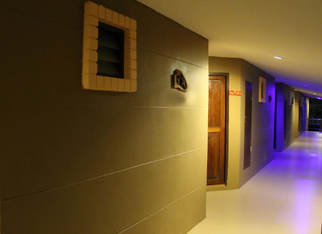 Baywatch Boutique Hotel Ao Nang 끄라비 외부 사진