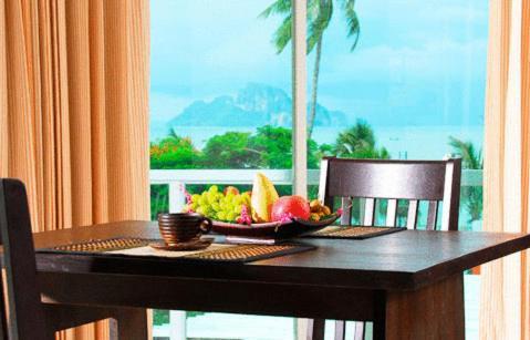 Baywatch Boutique Hotel Ao Nang 끄라비 외부 사진