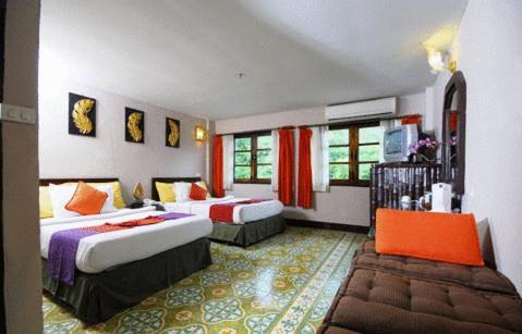Baywatch Boutique Hotel Ao Nang 끄라비 객실 사진